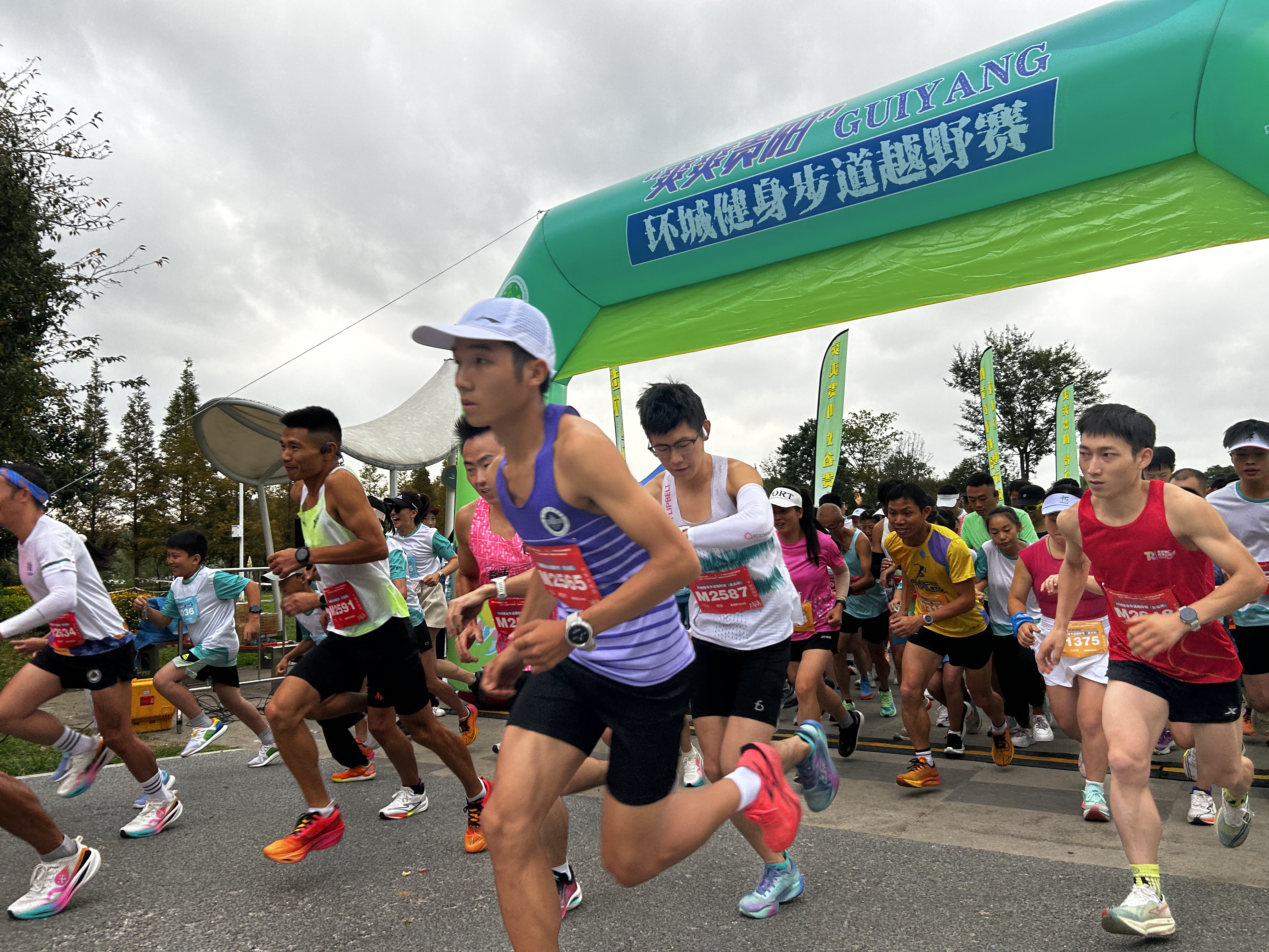 关于贵阳队在比赛中获胜，战绩稳步提升的信息